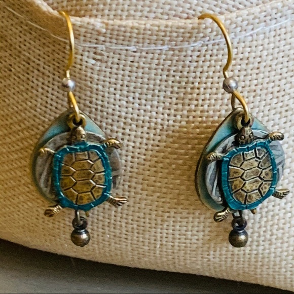 Mixed tone earrings from Hawaii, sea turtle - Picture 4 of 6